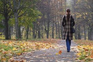 Herbst-u-Depression: Mit den dunklen Monaten kehrt der Herbst- und Winterblues ein. Die saisonal abhängige Depression tritt allerdings bei nur etwa 10 Prozent der Betroffenen auf.