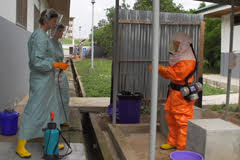 Training für Ebolaeinsätze in Ghana Copyright: ZDF/Norbert Porta