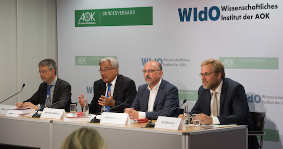 Foto: Pressekonferenz Fehlzeiten-Report 2016 - Podium - stq