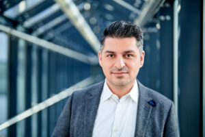 Reza Mazhari, Telematikinfrastruktur Experte bei der eHealth Experts GmbH und ehemaliger Leiter des Fachbereiches eHealth und Digitalisierung bei der Kassenärztlichen Vereinigung Niedersachsen